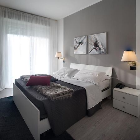 Roero Park Hotel Sommariva Perno Buitenkant foto