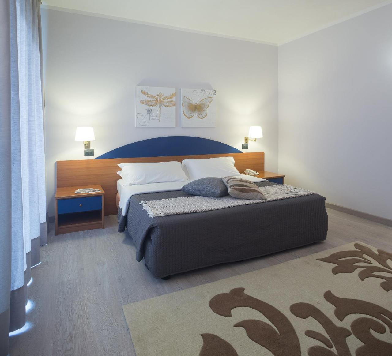 Roero Park Hotel Sommariva Perno Buitenkant foto
