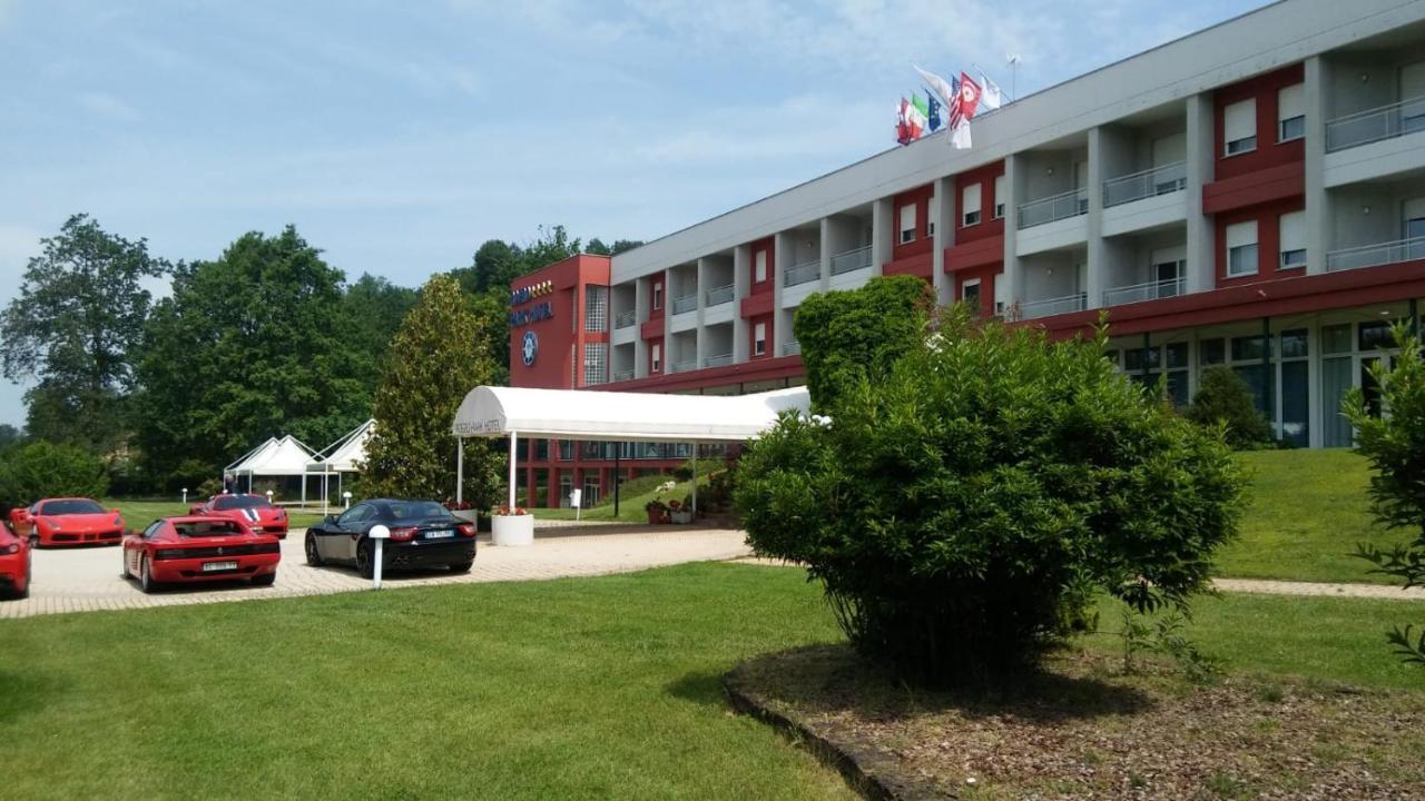 Roero Park Hotel Sommariva Perno Buitenkant foto