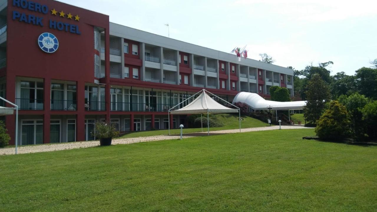 Roero Park Hotel Sommariva Perno Buitenkant foto