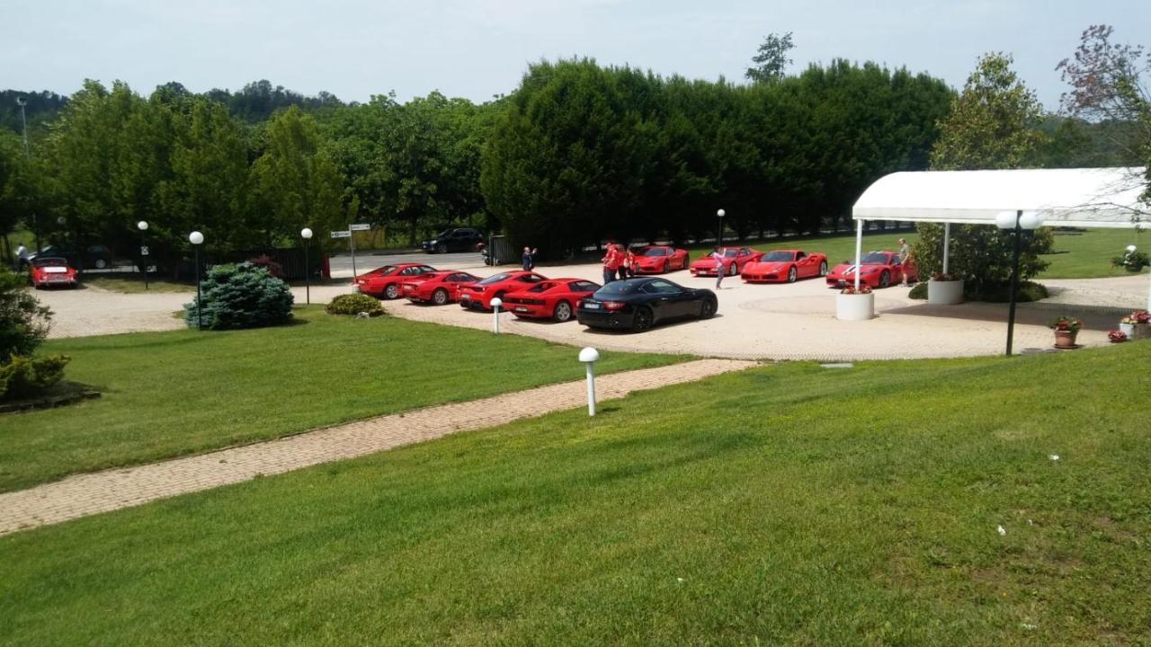 Roero Park Hotel Sommariva Perno Buitenkant foto