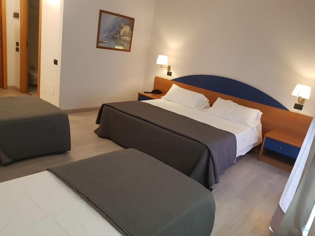 Roero Park Hotel Sommariva Perno Buitenkant foto